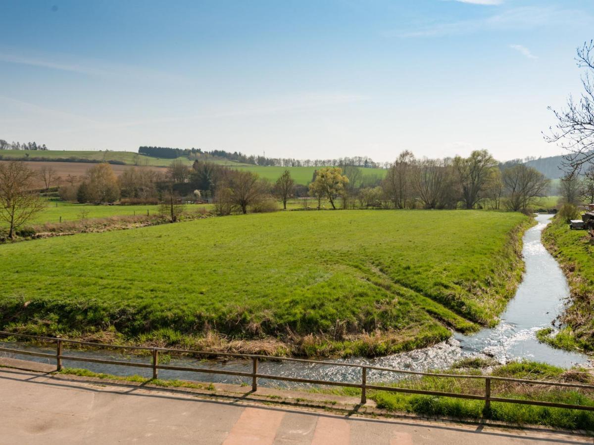 Modern Holiday Home Near River In Amelgatzen Emmerthal Rum bild