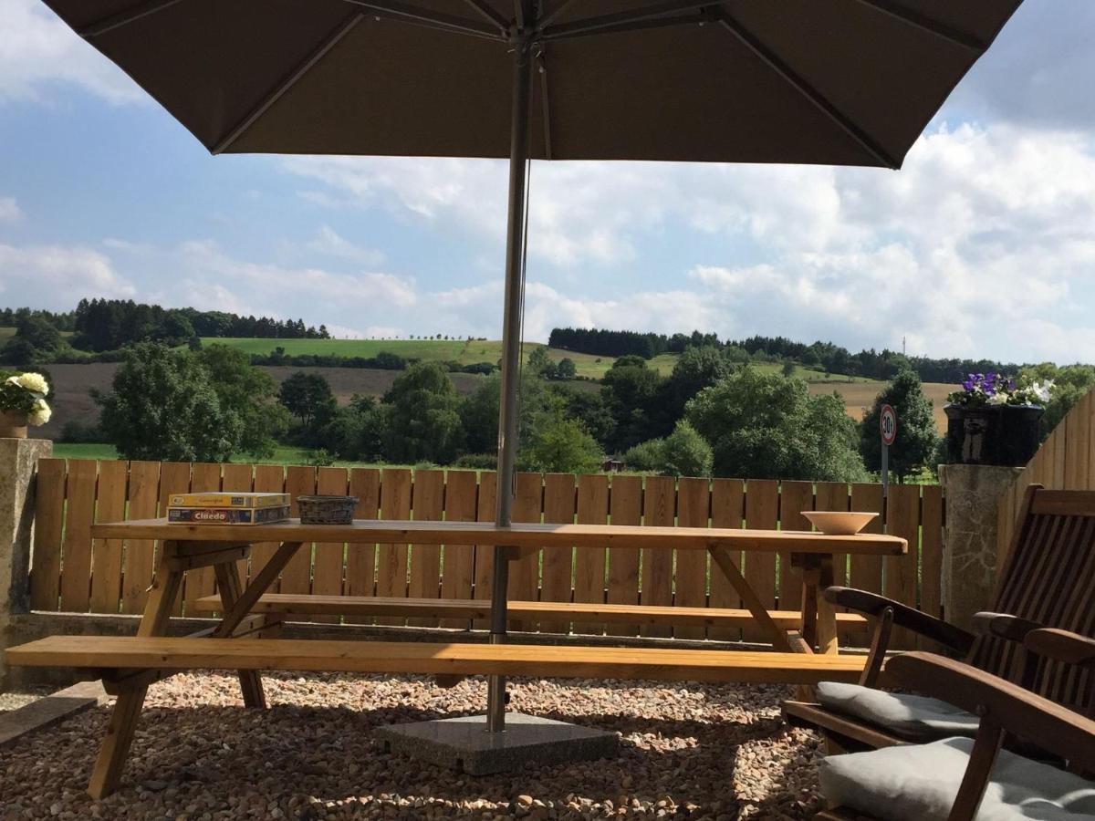 Modern Holiday Home Near River In Amelgatzen Emmerthal Rum bild
